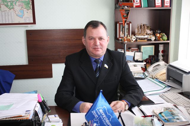 Виктор Федорович назначил Федора Викторовича заместителем главы Государственной инспекции Украины по безопасности на наземном транспорте