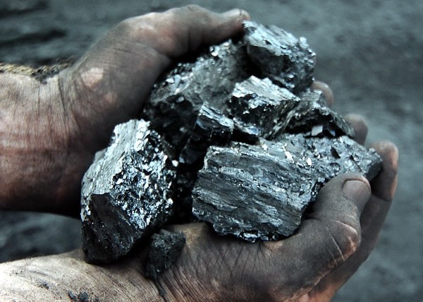 Поставщики угля из Донбасса конкурируют между собой за право продавать топливо "Центрэнерго"