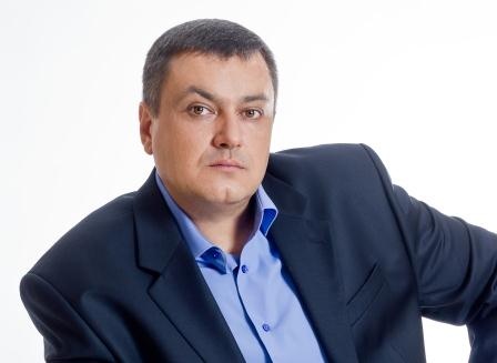 Кандидат в народные депутаты Игорь Поддубченко не поддерживает ни одну из партий