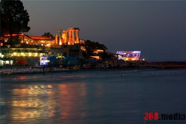 Владельцы ночного клуба «Итака» незаконно захватили причальный павильон Одесского порта