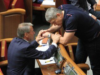 Депутат БПП Игорь Насалик носит часы почти за полмиллиона