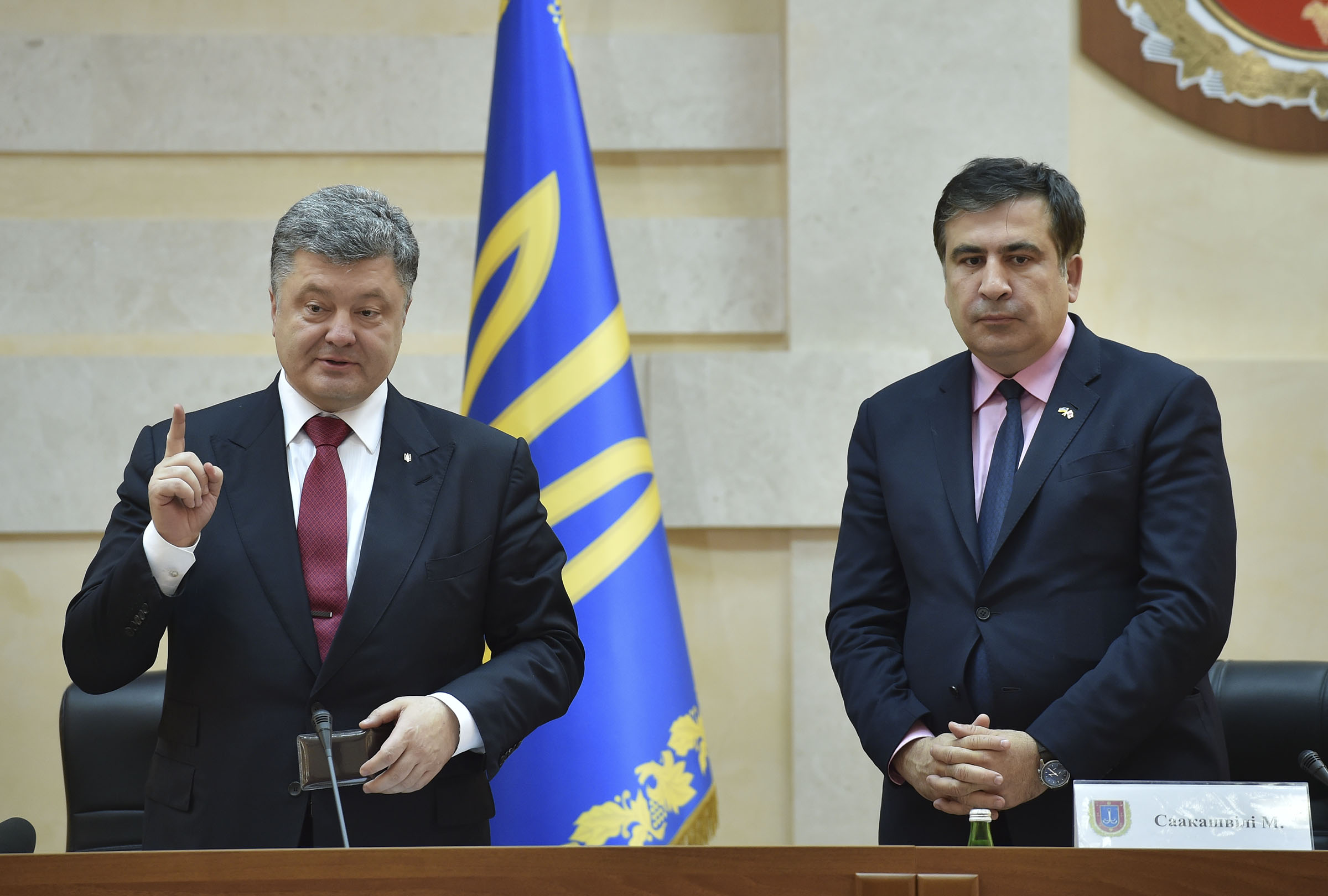 Об этом говорят: Саакашвили прекратил критиковать Яценюка по просьбе Порошенко