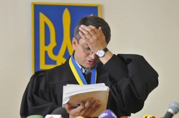 Порошенко таки уволил судью Киреева, который приговорил Тимошенко к тюремному заключению