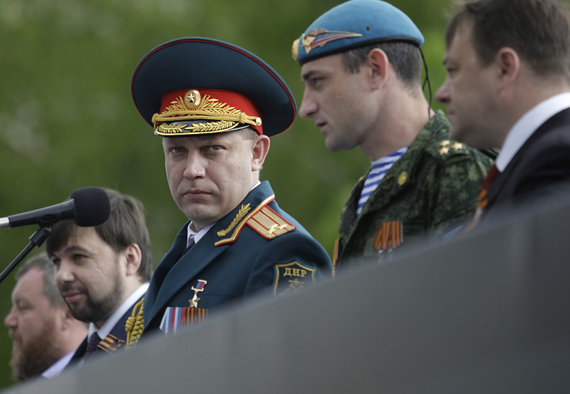 Стало известно, почему Александр Захарченко еле стоял на ногах принимая «парад»