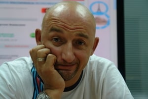 На Донбассе избили известного волонтера Алексея Мочанова