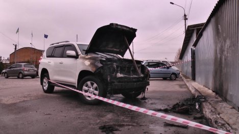 ЧП: В Сумах сожгли «Ленд крузер» новоиспеченного депутата Александра Иванова