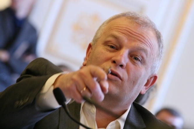 Совокупный доход главы НБУ Степана Кубива в 2013 году составил 1,05 млн гривен