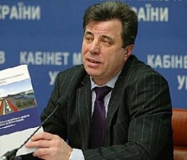 Азаров решил уволить главу Укргосреестра Леонида Ефименко
