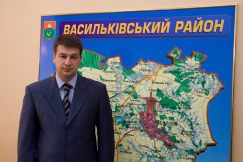 Избирательная комиссия Василькова признала победителем на выборах мэра представителя ПР Владимира Сабадаша