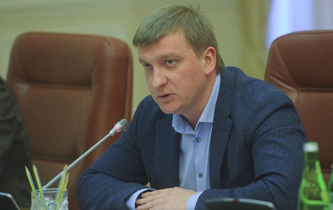 Павел Петренко уволил руководство регистрационной службы Киева