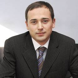 Бывший 'регионал' Сергей Маликов баллотируется в украинский парламент на фоне цветов российского флага