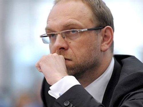Сергей Власенко советует 'регионалам' упасть на колени и извиняться, извиняться, извиняться