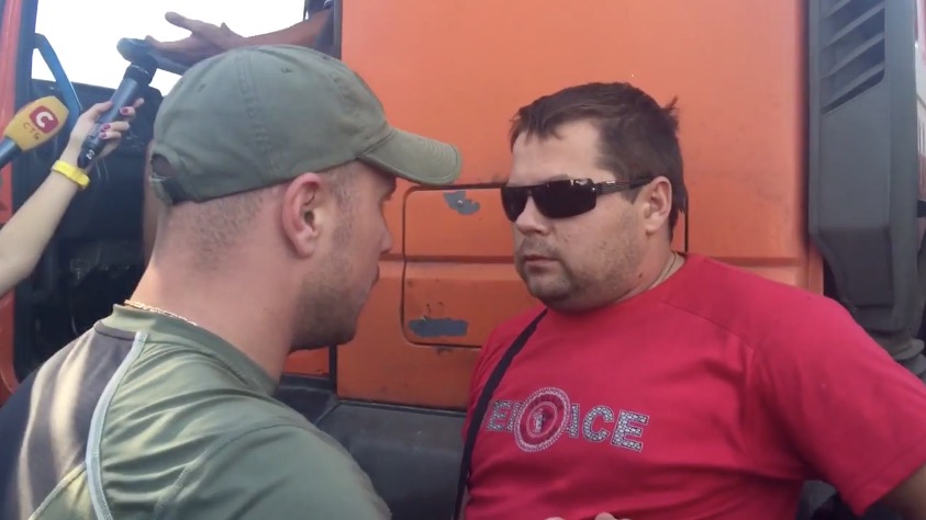 В сети появилось видео, как Илья Кива угомонил дальнобойщиков на границе с Крыма