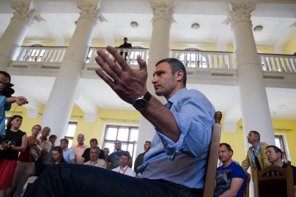Деньги: Виталий Кличко заказал новую систему для голосования дороже, чем в Верховной Раде