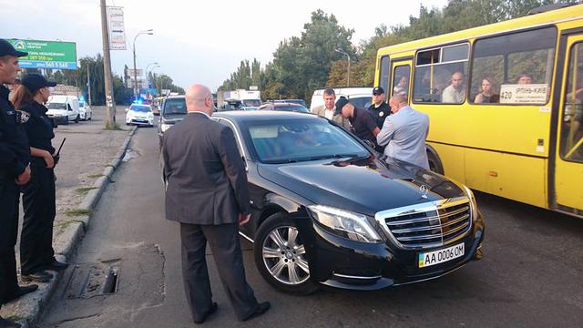 Полиция Киева не составляла протокол на Григория Суркиса за "мигалки"
