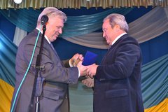 Уволенного со скандалом экс-начальника Николаевского департамента образования наградили почетным знаком «За заслуги»