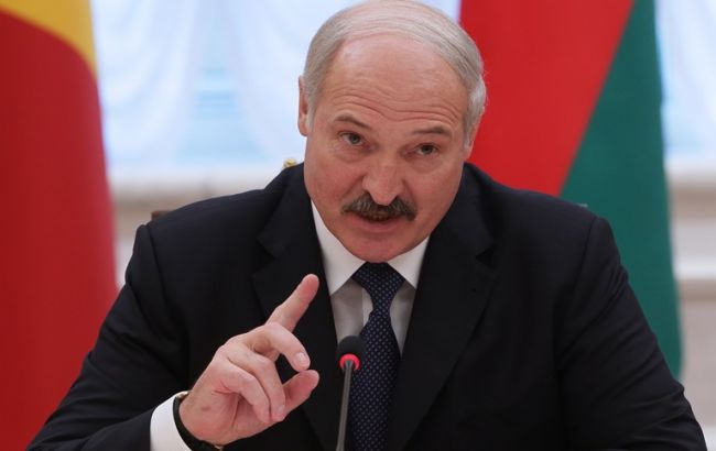 Лукашенко закрыл границу с Украиной и строит инженерные сооружения