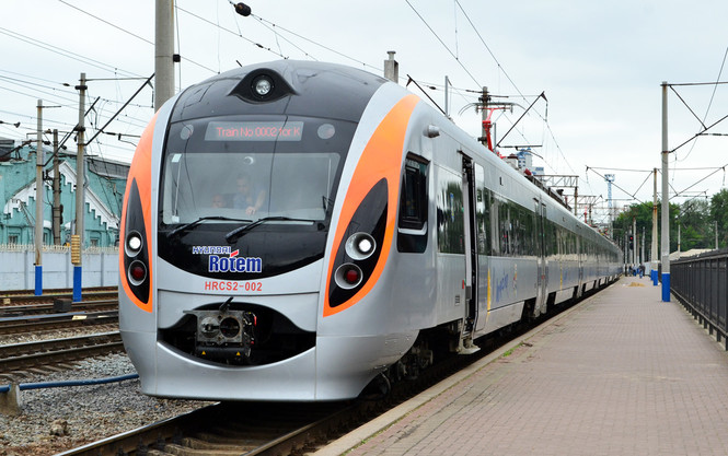 С 1 января украинцам станет дороже ездить на скоростных поездах