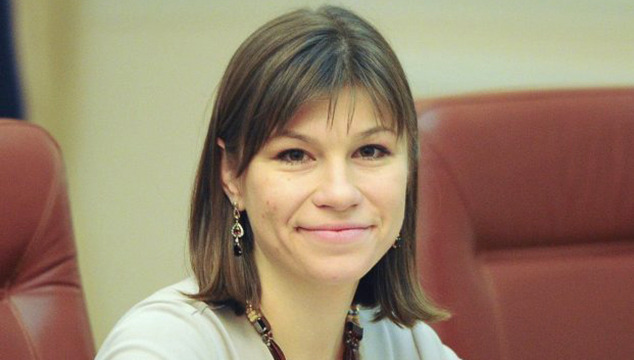 Министр Кабмина Анна Онищенко заработала 107 тысяч
