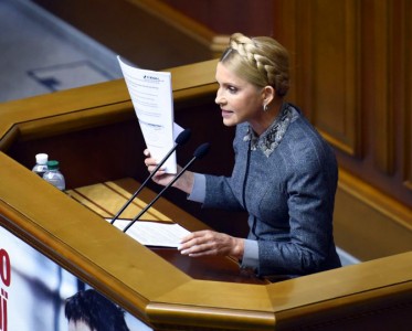 Зачем Юлия Тимошенко ссорит Украину с МВФ
