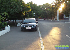 Мэр города Измаила Андрей Абрамченко паркует свой автомобиль на тротуаре