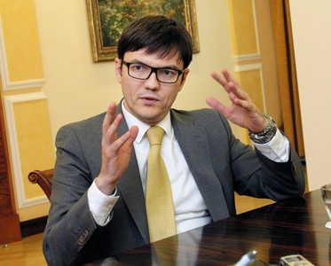 Андрей Пивоварский: заочно заангажированный министр