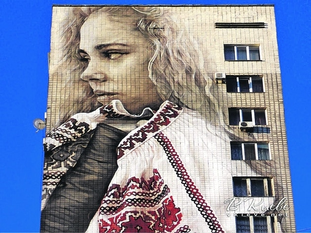 В Киеве на скандальном мурале изобразили дочь зама Виталия Кличко