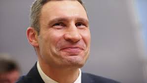 Виталий Кличко призвал своего депутата сложить мандат из-за скандала на Осокорках