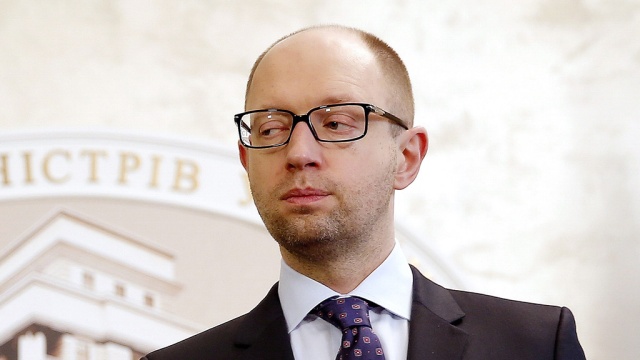 Яценюк обвинил компанию Минэнерго в подписании "мутного" контракта