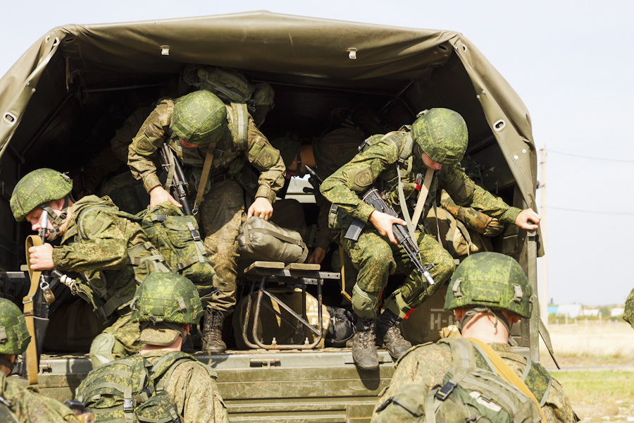 Россия перебрасывает штурмовики и десантников в Северный Крым