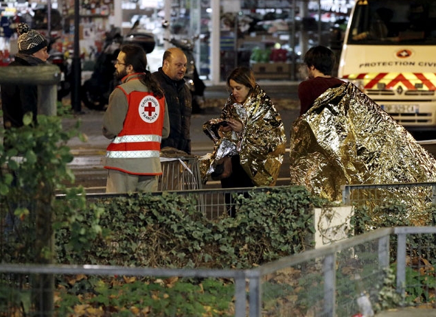 Париж: Выжившие очевидцы рассказали шокирующие подробности атаки