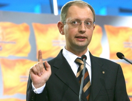Яценюк хочет выбросить из Рады 150 депутатов